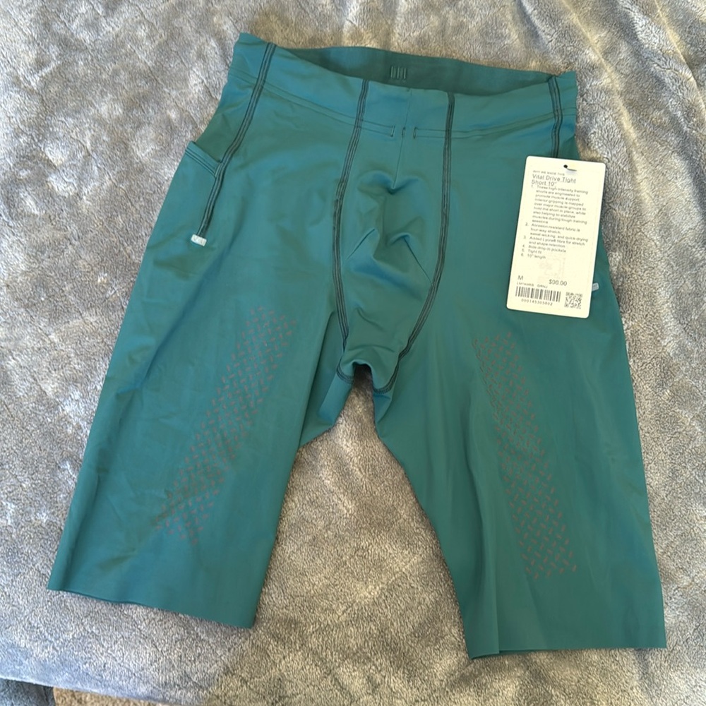 Lululemon Vital Drive Tight Short Medium 10”